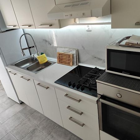 Apartment Zara With Garage Exterior foto